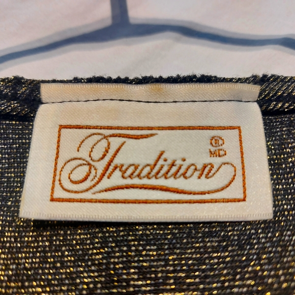 Tradition Blouse Gold with Black Floral Pattern - Picture 4 of 4